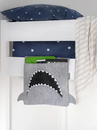 LITTLE STACKERS SHARK BED POCKET