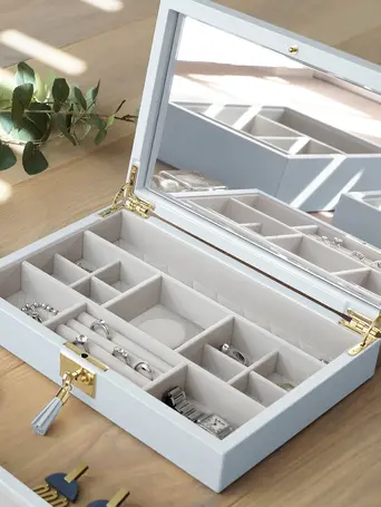 Szkatułka na biżuterię Loves Luxury błękitna z pokrywką i lusterkiem
