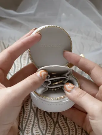 STACKERS PEBBLE WHITE OYSTER BOX
