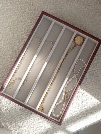 Burgundy Classic Necklace layer