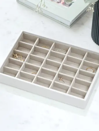 STACKER PREMIUM WHITE 25 SEC (25 x 18 x 3.5 CM)