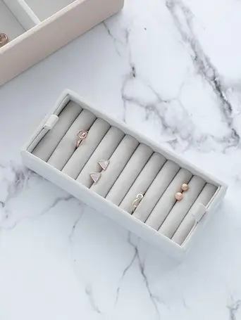 Grey Velvet Ring Holder