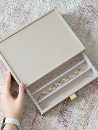 Oatmeal Classic Necklace Drawer Layer