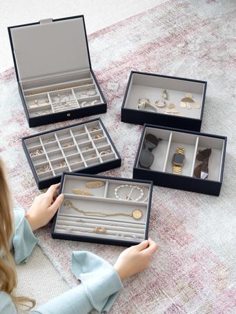Szkatułka na biżuterię Stackers Pebble pięcioelementowa classic granatowa