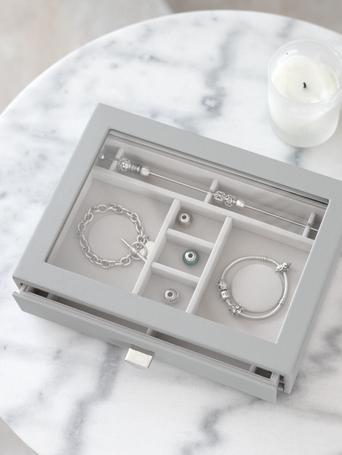 Pebble Grey Classic Bracelet Display Drawer