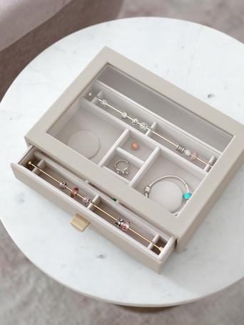 Oatmeal Classic Bracelet Display Drawer