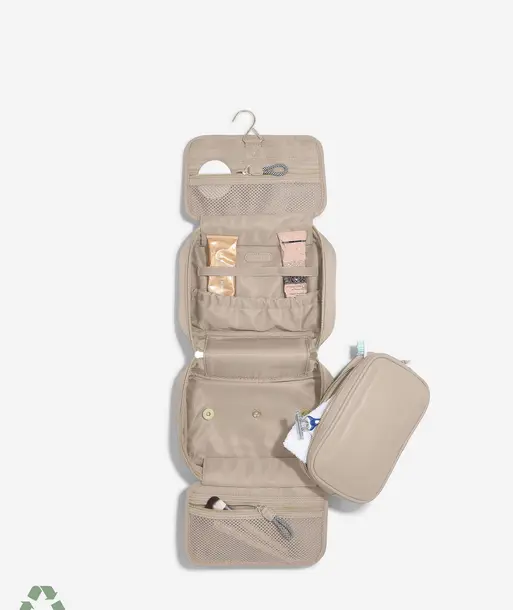 Recycled Nylon Sand Hanging Washbag