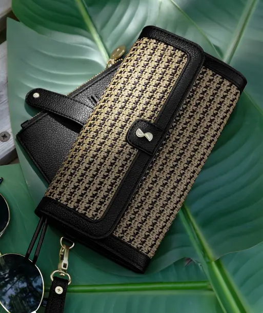 Black Raffia Purse