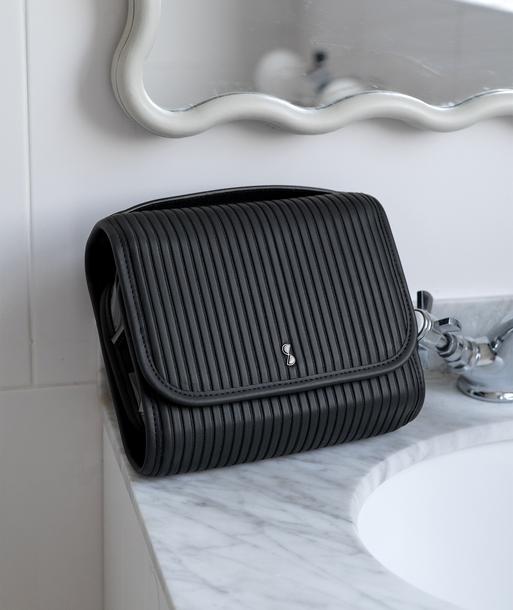 Black Fluted Small Hanging Washbag