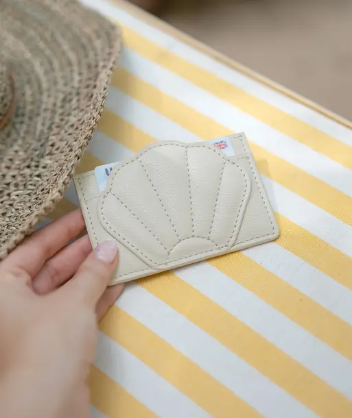 Oatmeal Shell Card Holder