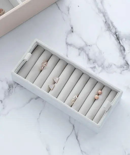 Grey Velvet Ring Holder