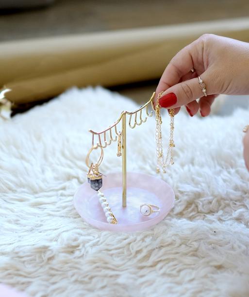 Rose Quartz 10-Hook Eyelash Jewellery Stand