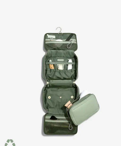 Recycled Nylon Green Hanging Washbag