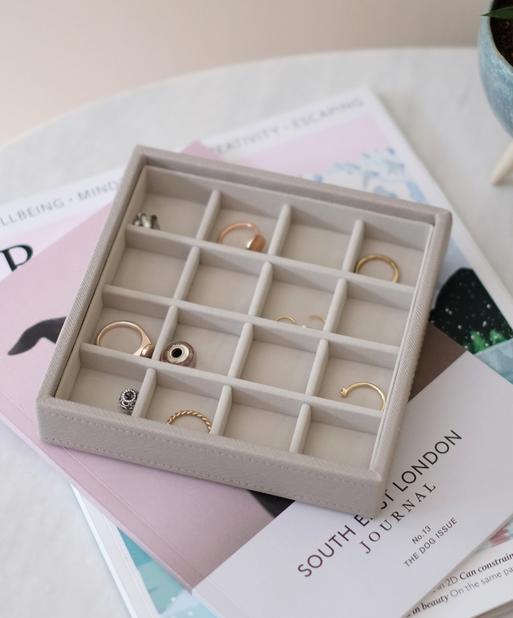 Taupe Charm 16 Section Layer