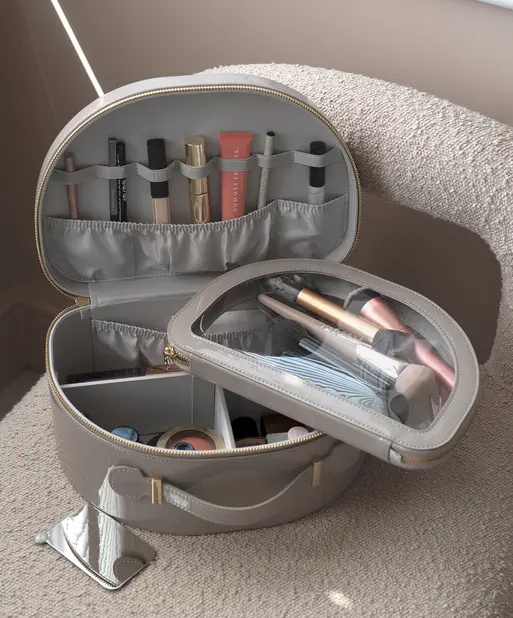 Patent Putty Vanity Case