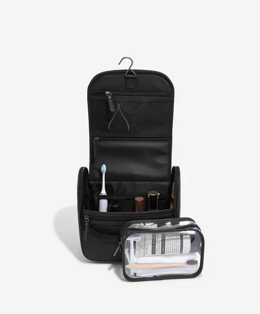 Black Fluted Hanging Washbag
