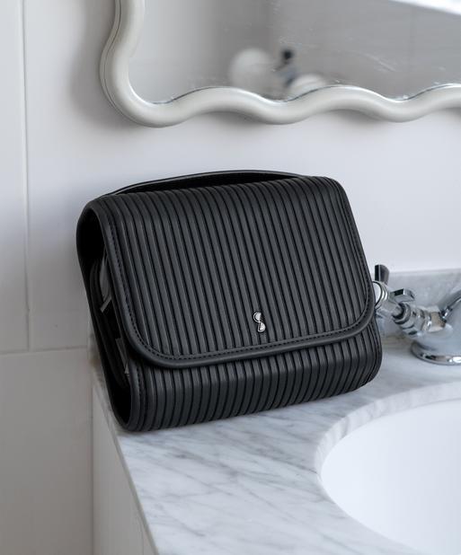Black Fluted Small Hanging Washbag