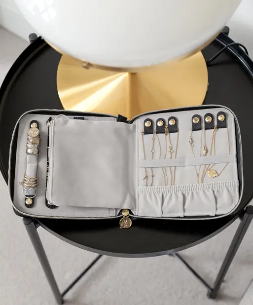 Black Raffia Square Jewellery Roll