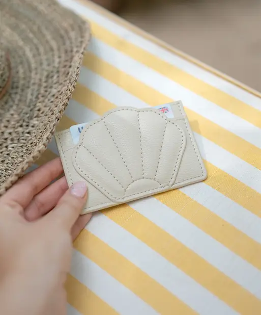 Oatmeal Shell Card Holder
