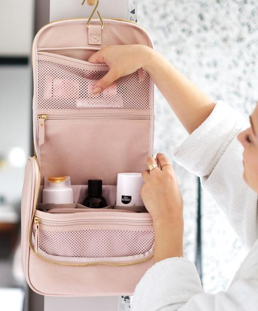 Blush Hanging Washbag