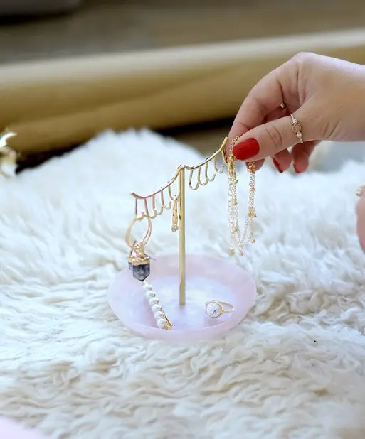 Rose Quartz 10-Hook Eyelash Jewellery Stand