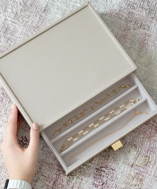 Oatmeal Classic Necklace Drawer Layer