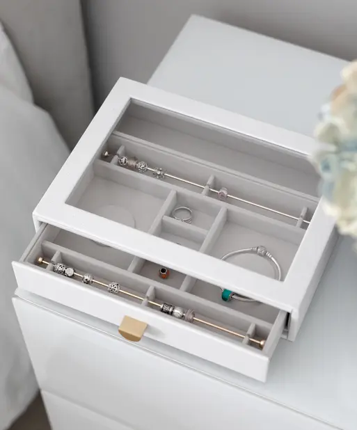 Pebble White Classic Bracelet Display Drawer