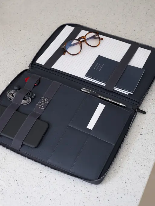 Etui na dokumenty Stackers Pebble A4 granatowe