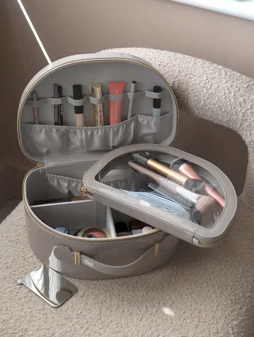 Patent Putty Vanity Case