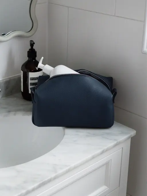 Abbott Lyon X Stackers Navy Washbag