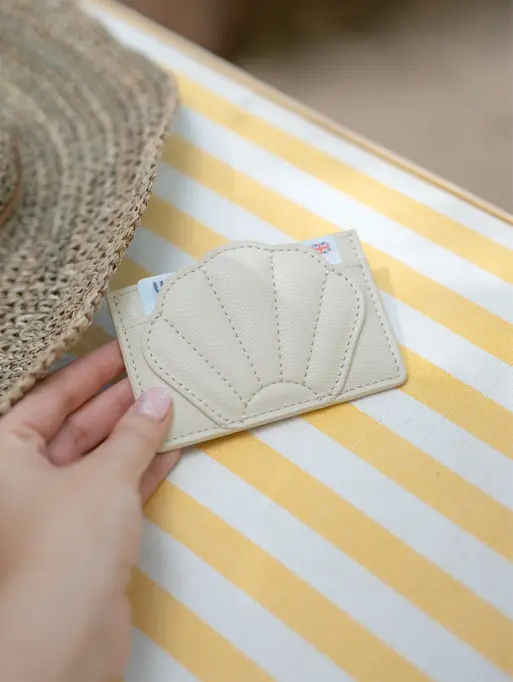 Oatmeal Shell Card Holder