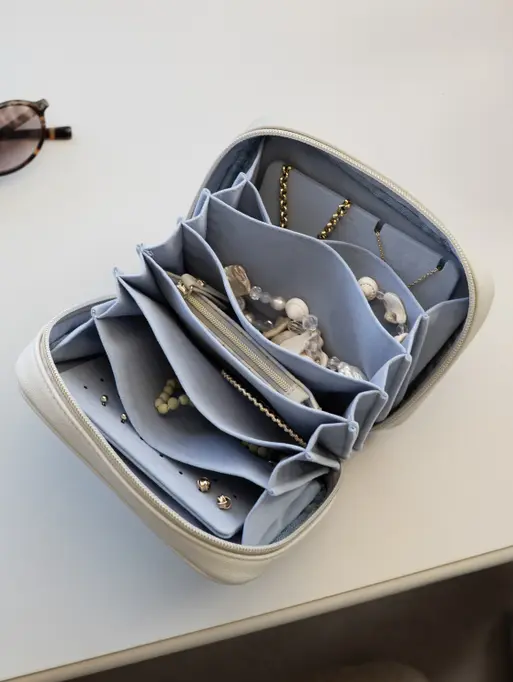 Oatmeal & Blue Expanding Travel Jewellery Case