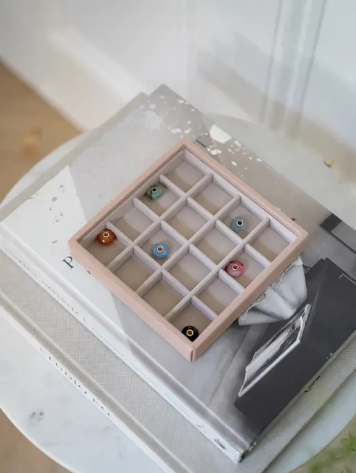 Blush Charm 16 Section Layer