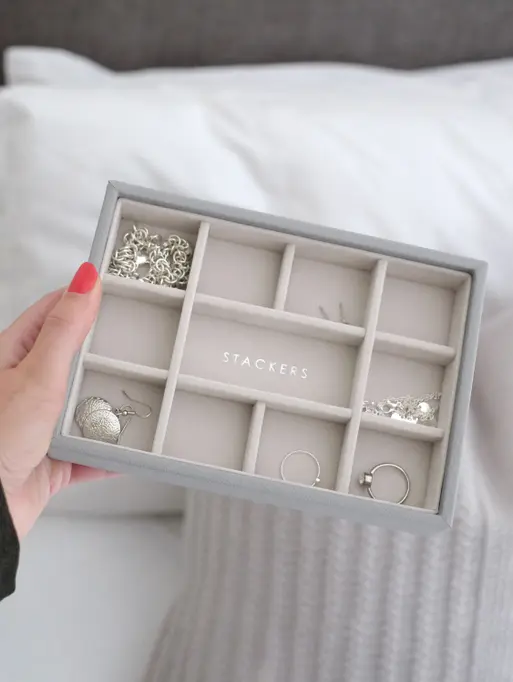 Szkatułka na biżuterię Stackers 11 komorowa mini kamienna szarość