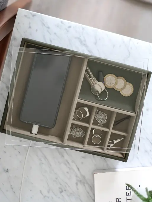 Pudełko na biżuterię i telefon Stackers Pebble Classic oliwkowe z pokrywką