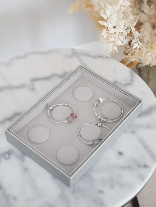 Pebble Grey 6 Charm Bracelet Layer & Display Lid