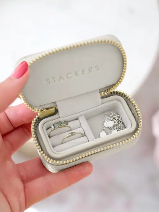 Pudełko podróżne na biżuterię Stackers Travel petite jasnobeżowe