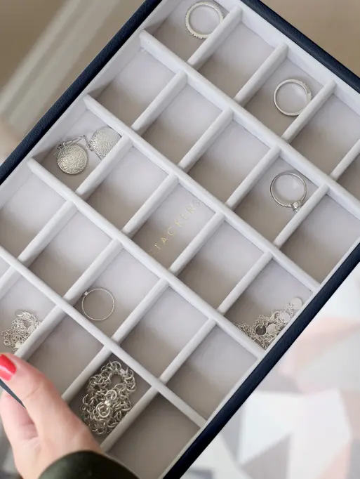 Szkatułka na biżuterię Stackers Pebble 25 komorowa classic granatowa