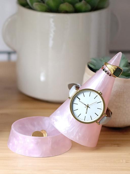 Rose Quartz Effect Large Jewellery Peak