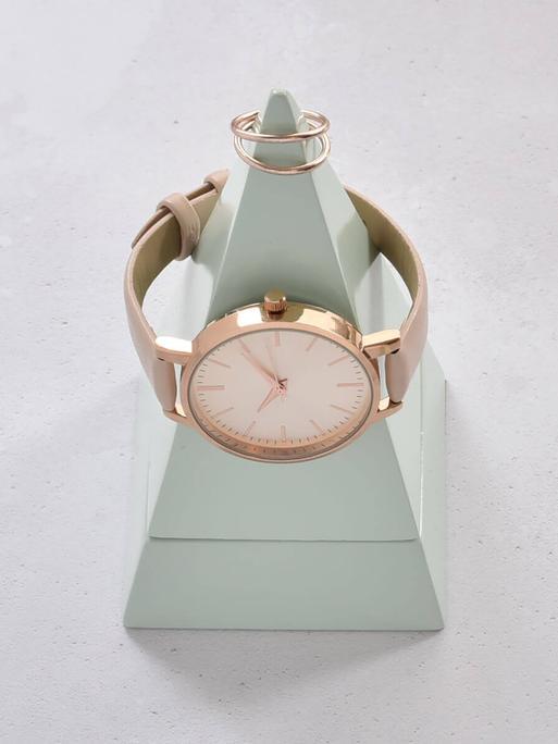 Mint Pyramid Jewellery Peak