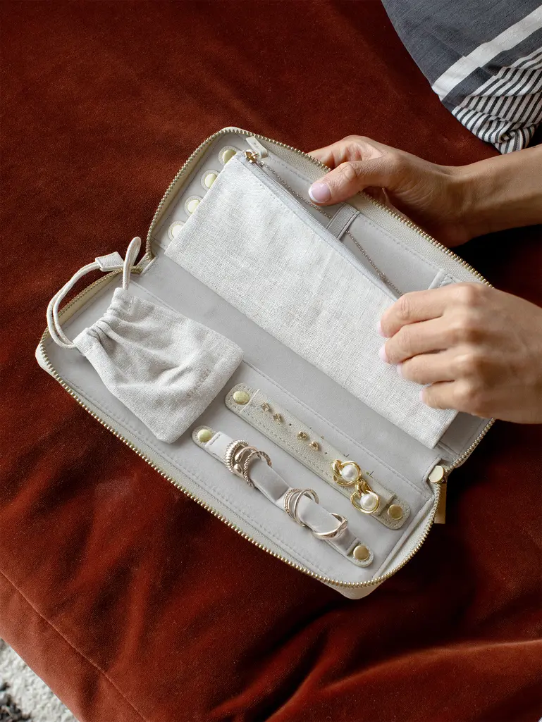 Oatmeal & Linen Jewellery Roll