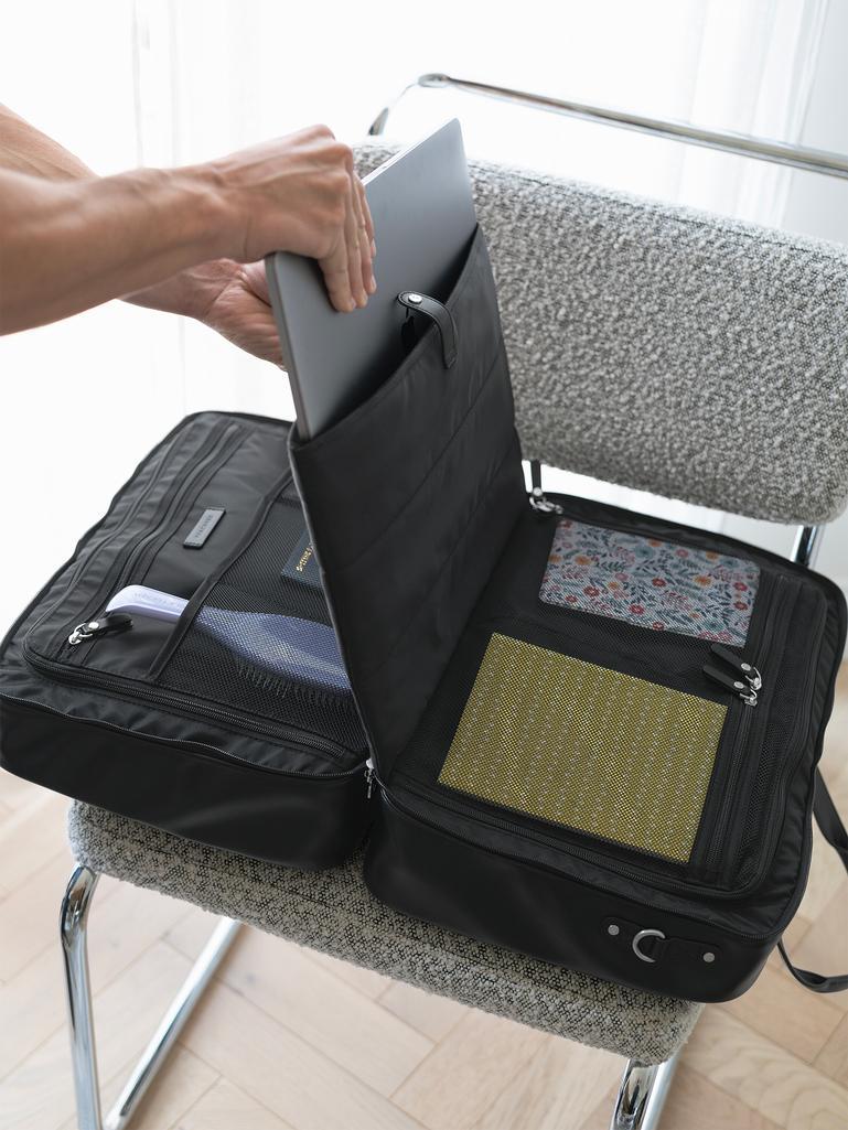 Black Cabin Bag