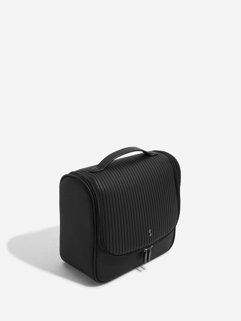 Black Fluted Hanging Washbag