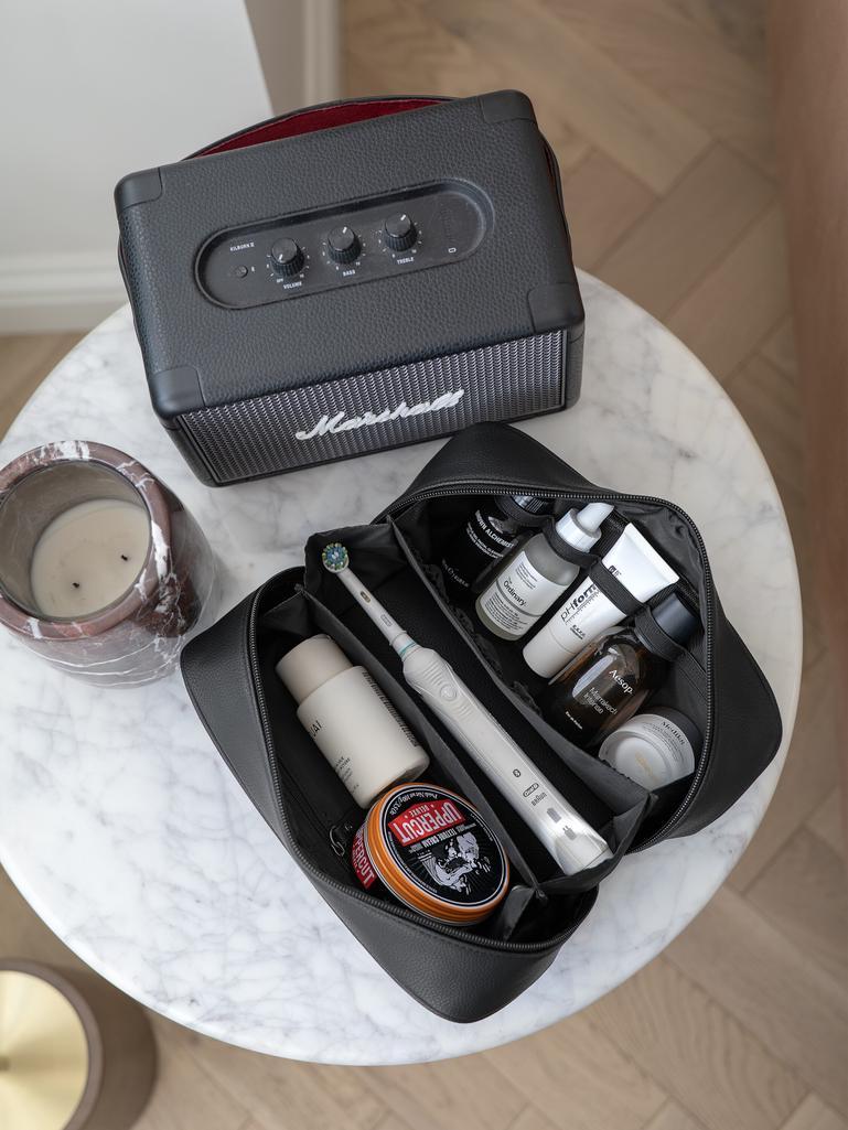Black Expanding Washbag
