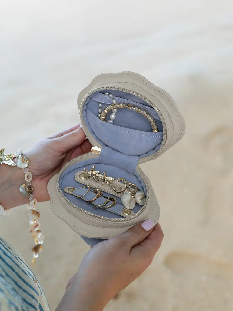 Oatmeal Shell Travel Jewellery Box