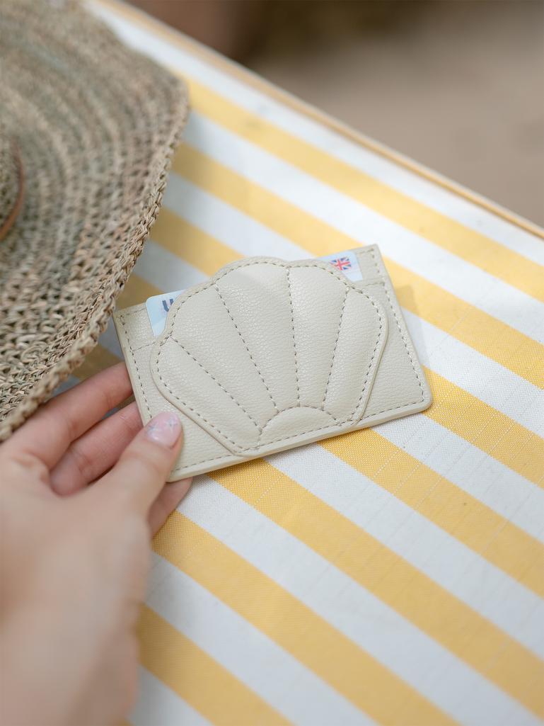 Oatmeal Shell Card Holder