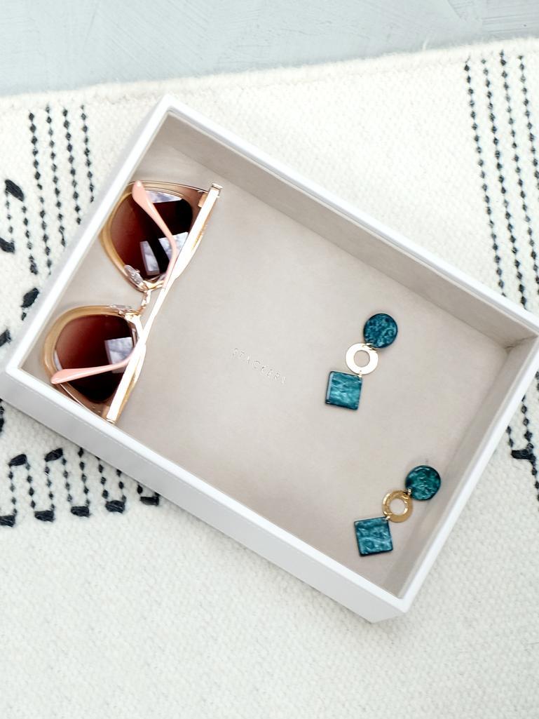 White Classic Chunky Jewellery Layer