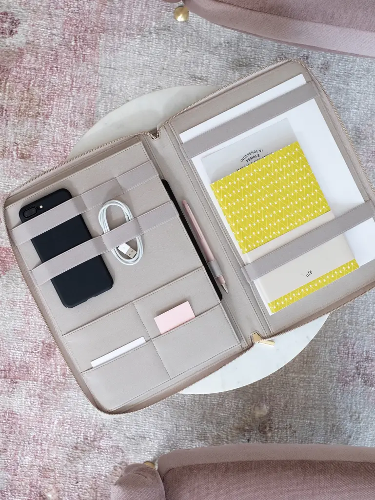 Etui na dokumenty Stackers A4 taupe