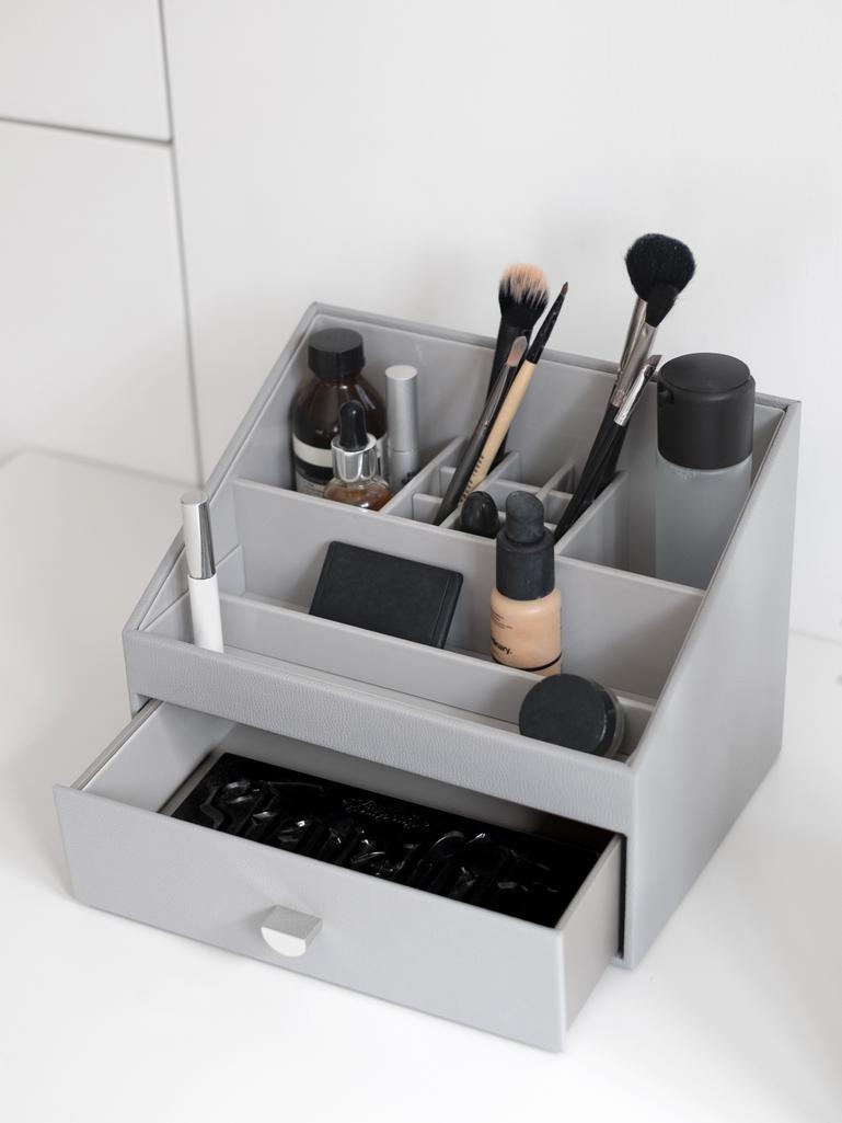 Pebble Grey Makeup Organiser