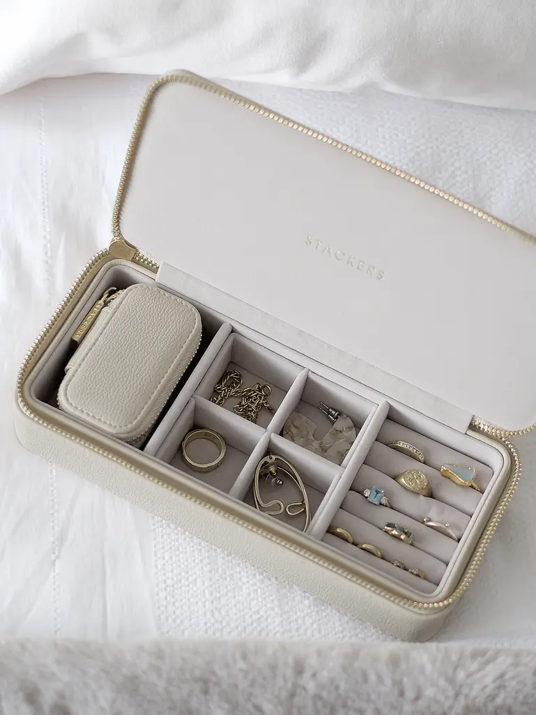 Oatmeal Large Zipped Jewellery Box